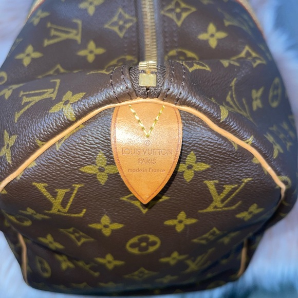 Louis Vuitton - Picture 8 of 16